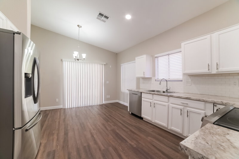 2,260/Mo, 947 S Tucana Ln Gilbert, AZ 85296 Dining Room View