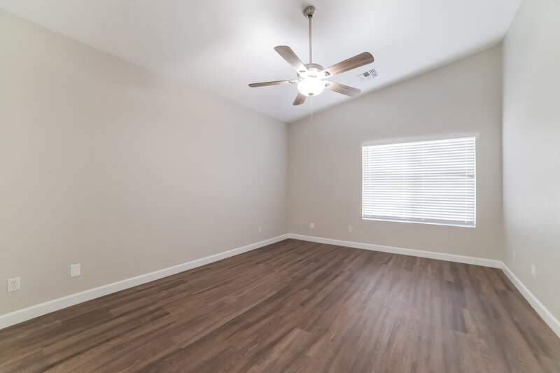2,260/Mo, 947 S Tucana Ln Gilbert, AZ 85296 Main Bedroom View 2