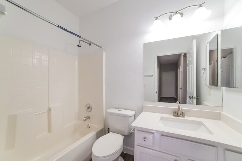 2,260/Mo, 947 S Tucana Ln Gilbert, AZ 85296 Bathroom View