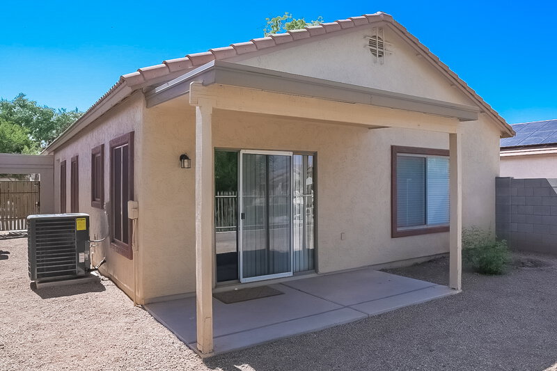 2,260/Mo, 947 S Tucana Ln Gilbert, AZ 85296 Rear View
