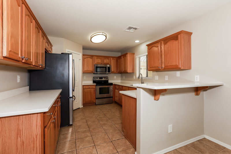 2,035/Mo, 39392 N Marla Cir San Tan Valley, AZ 85140 Kitchen View