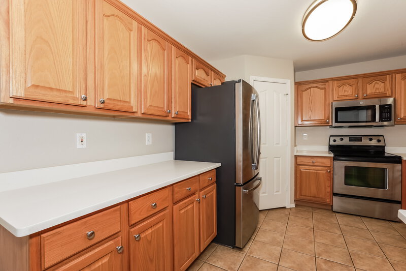 2,035/Mo, 39392 N Marla Cir San Tan Valley, AZ 85140 Kitchen View 3