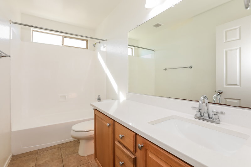 2,035/Mo, 39392 N Marla Cir San Tan Valley, AZ 85140 Bathroom View