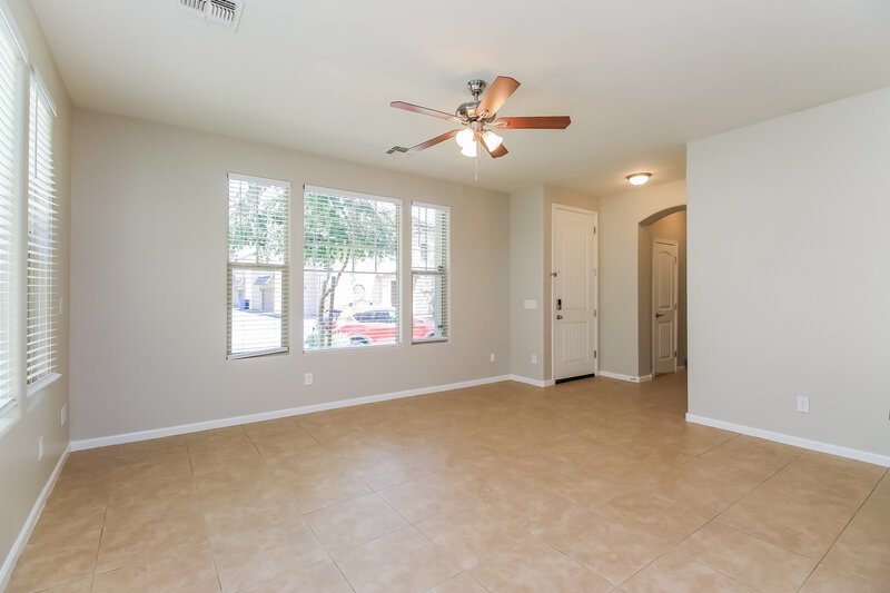 2,315/Mo, 1396 S Ponderosa Dr Gilbert, AZ 85296 Living Room View