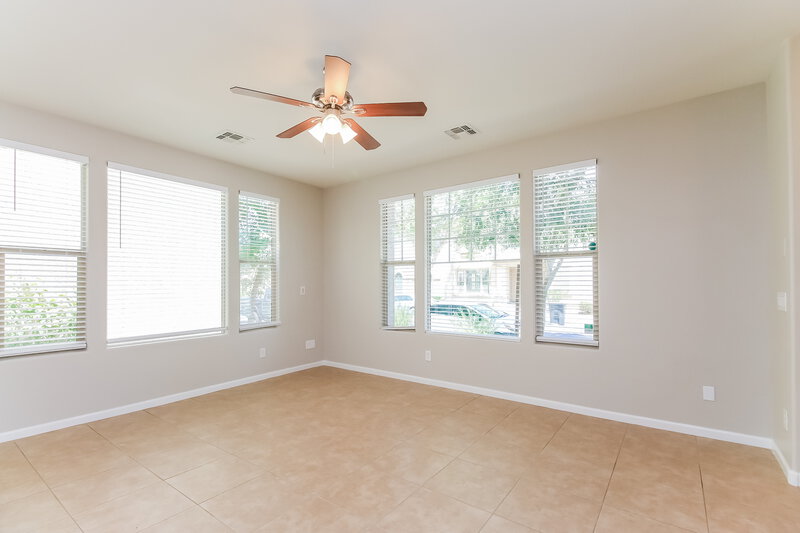 2,315/Mo, 1396 S Ponderosa Dr Gilbert, AZ 85296 Living Room View 4