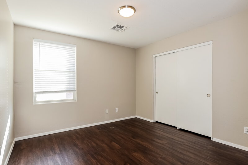 2,050/Mo, 7258 W Crown King Rd Phoenix, AZ 85043 Bedroom View