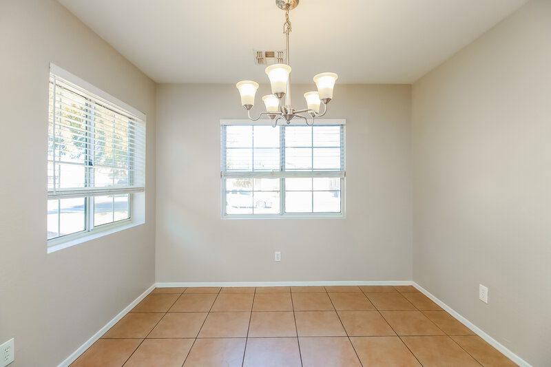 1,625/Mo, 12613 W Bloomfield Rd El Mirage, AZ 85335 Dining Room View