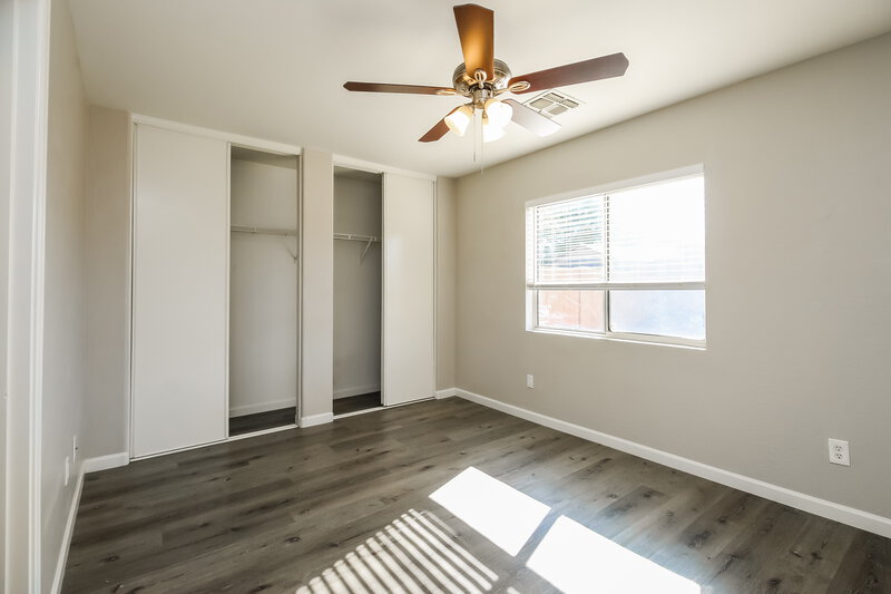 1,625/Mo, 12613 W Bloomfield Rd El Mirage, AZ 85335 Main Bedroom View