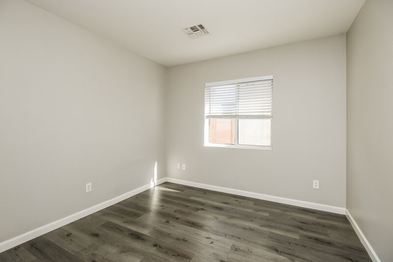 1,625/Mo, 12613 W Bloomfield Rd El Mirage, AZ 85335 Bedroom View 2
