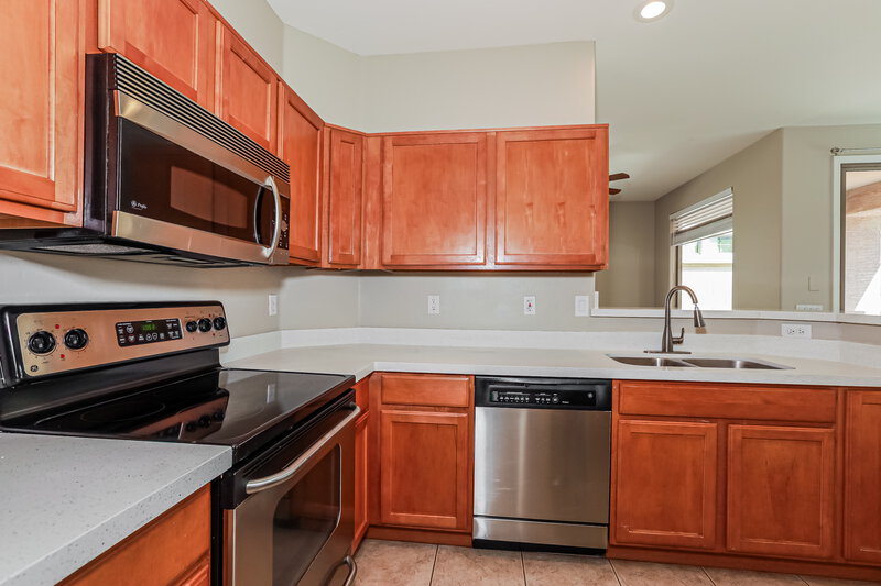 2,290/Mo, 1308 E Weatherby Way Chandler, AZ 85286 Kitchen View 2