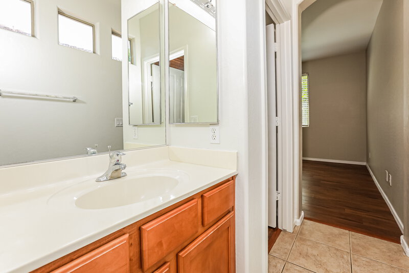 2,290/Mo, 1308 E Weatherby Way Chandler, AZ 85286 Main Bathroom View