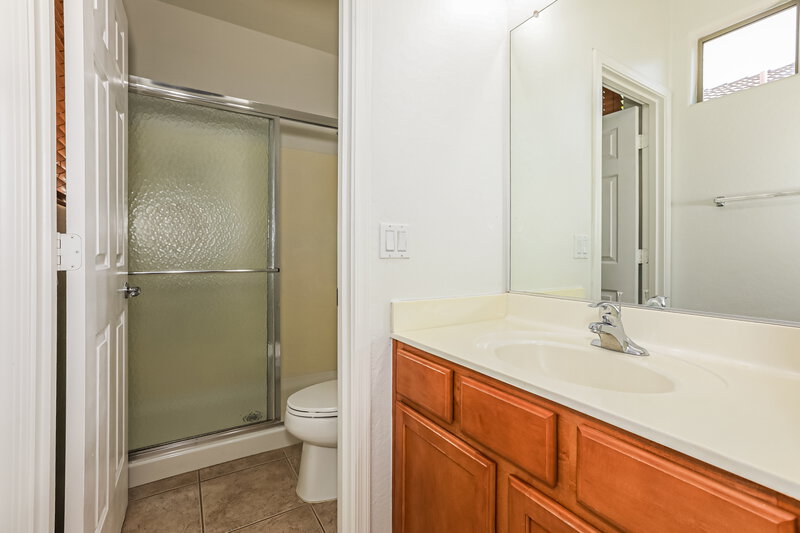 2,290/Mo, 1308 E Weatherby Way Chandler, AZ 85286 Main Bathroom View 2