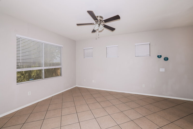 2,115/Mo, 4125 W Park St Phoenix, AZ 85041 Living Room View 2