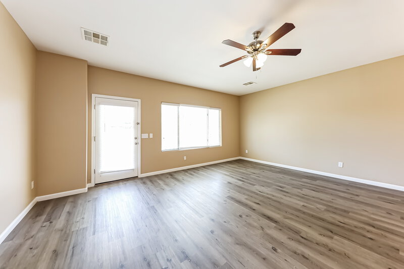 2,485/Mo, 10209 W Wier Ave Tolleson, AZ 85353 Living Room View