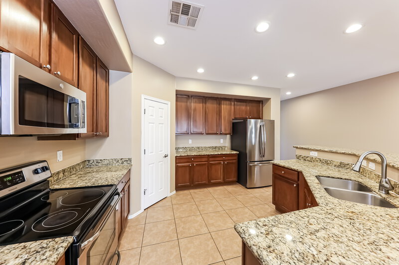2,485/Mo, 10209 W Wier Ave Tolleson, AZ 85353 Kitchen View