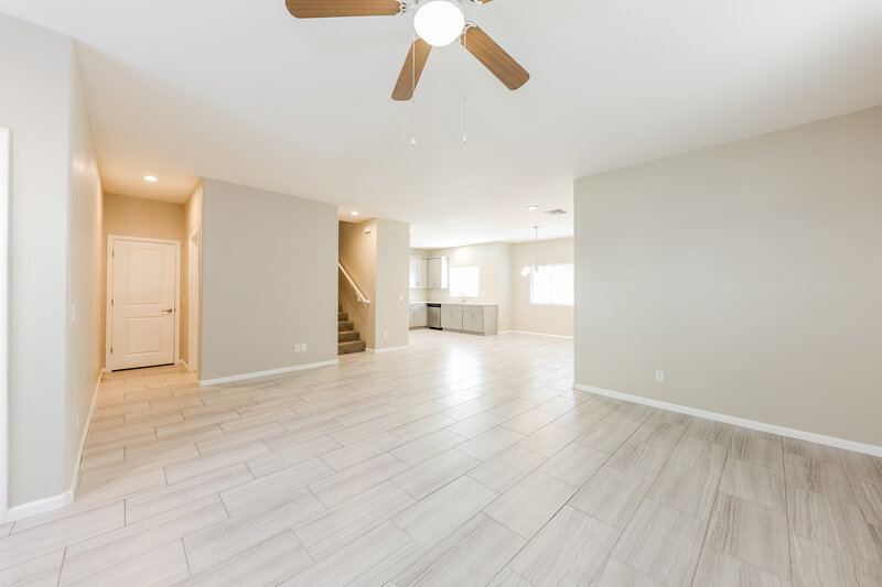 2,005/Mo, 1726 W Minton St Phoenix, AZ 85041 Living Room View 2