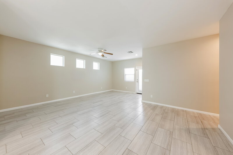 2,005/Mo, 1726 W Minton St Phoenix, AZ 85041 Living Room View 3