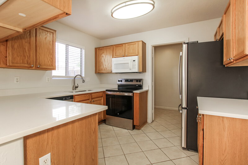 2,095/Mo, 8802 E University Dr Unit 63 Mesa, AZ 85207 Kitchen View