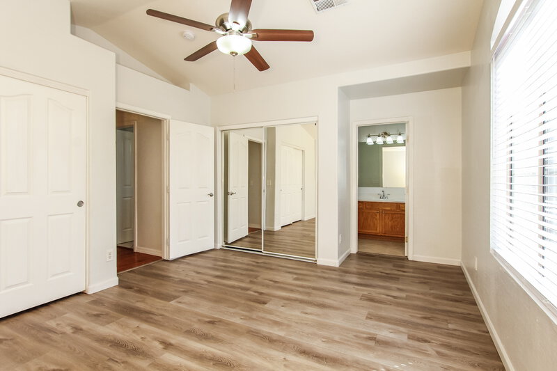 2,095/Mo, 8802 E University Dr Unit 63 Mesa, AZ 85207 Main Bedroom View 2