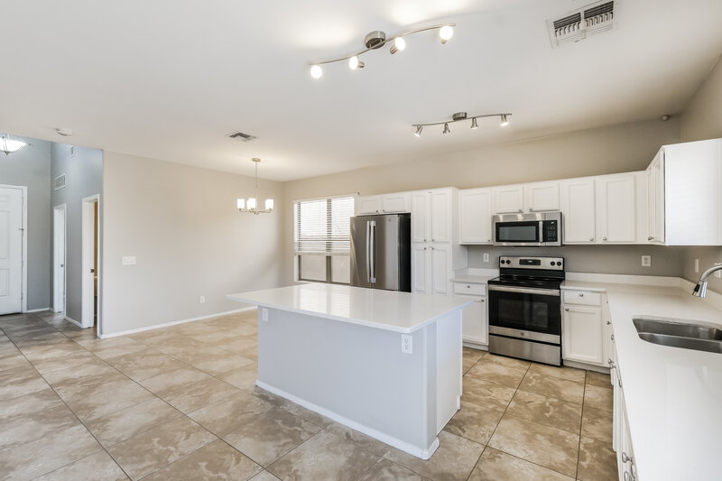 2,310/Mo, 11809 W Hopi St Avondale, AZ 85323 Kitchen View 2