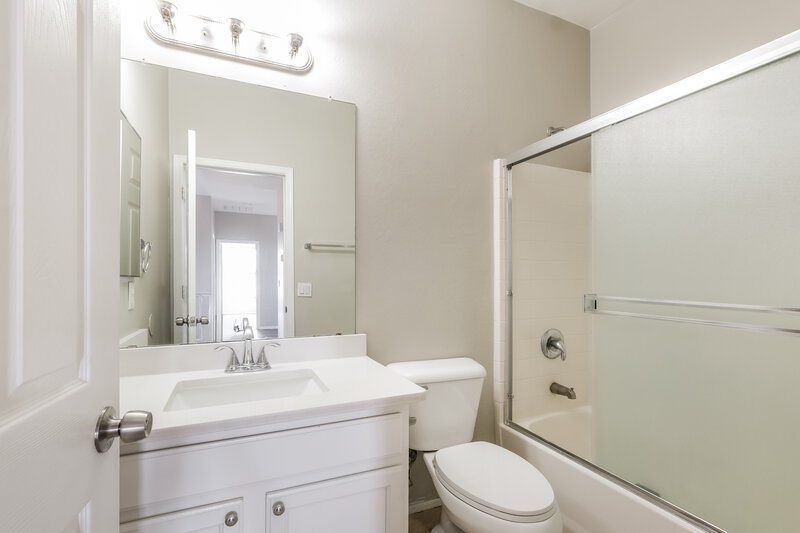 2,310/Mo, 11809 W Hopi St Avondale, AZ 85323 Bathroom View