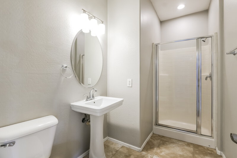 2,310/Mo, 11809 W Hopi St Avondale, AZ 85323 Bathroom View 2