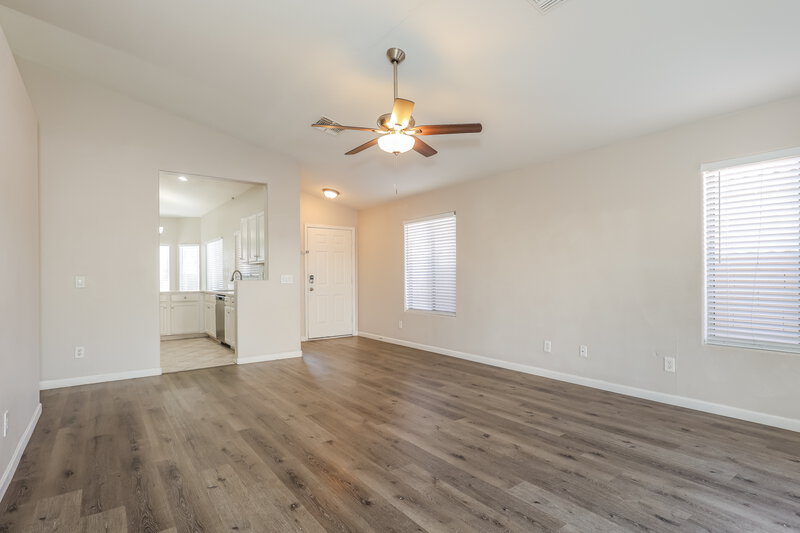 1,925/Mo, 3621 S 73rd Dr Phoenix, AZ 85043 Living Room View