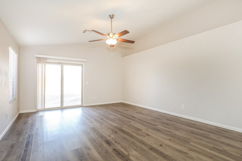 1,925/Mo, 3621 S 73rd Dr Phoenix, AZ 85043 Living Room View 2