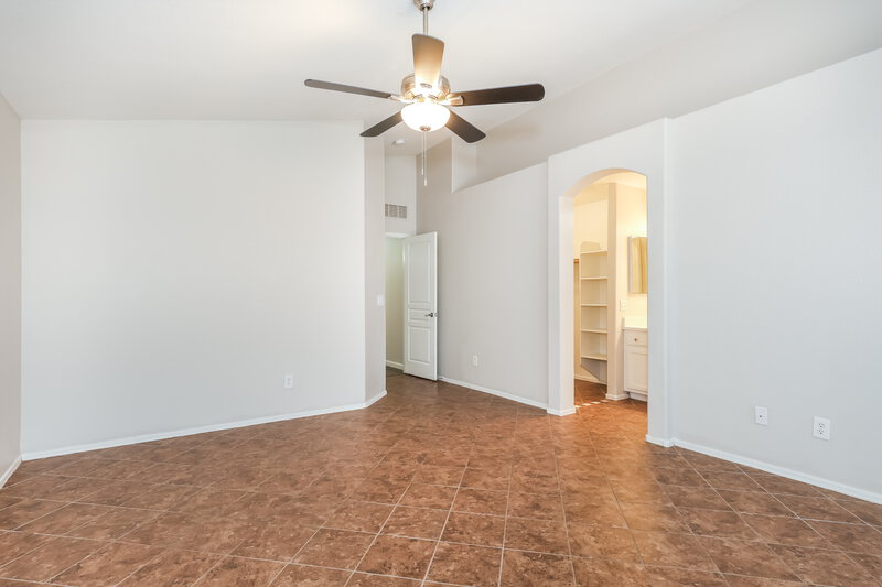 1,925/Mo, 3621 S 73rd Dr Phoenix, AZ 85043 Main Bedroom View 2