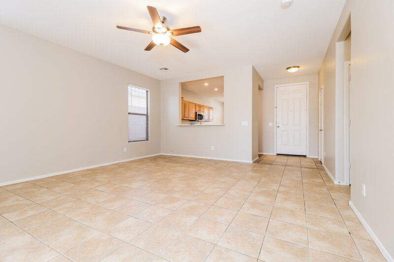 2,350/Mo, 1701 117th Dr Avondale, AZ 85323 Living Room View 2