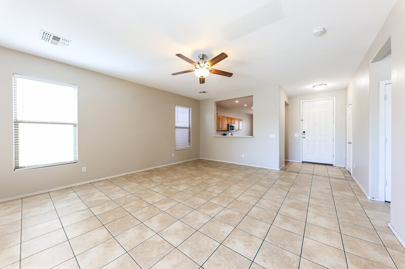 2,075/Mo, 1701 S 117th Dr Avondale, AZ 85323 Living Room View 2