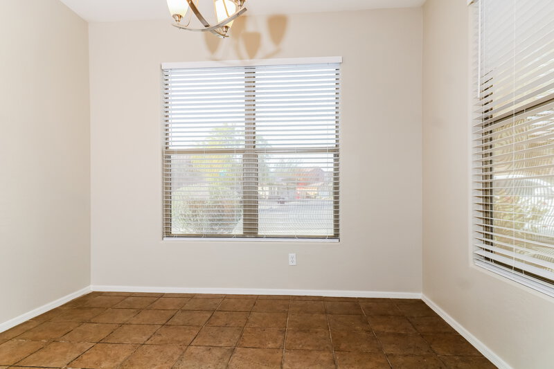 2,350/Mo, 1701 117th Dr Avondale, AZ 85323 Dining Room View 2