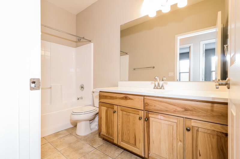 2,350/Mo, 1701 117th Dr Avondale, AZ 85323 Bathroom View