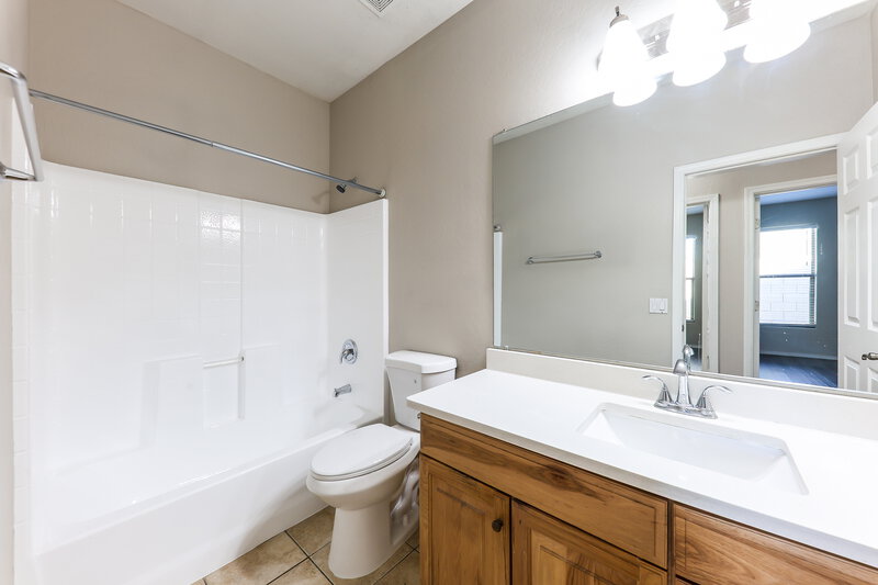 2,075/Mo, 1701 S 117th Dr Avondale, AZ 85323 Bathroom View