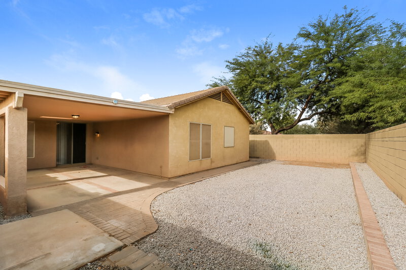 2,350/Mo, 1701 117th Dr Avondale, AZ 85323 Rear View 2