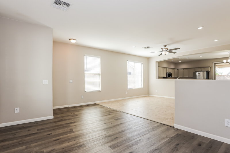 2,330/Mo, 40994 N Vine Ave San Tan Valley, AZ 85140 Living Room View