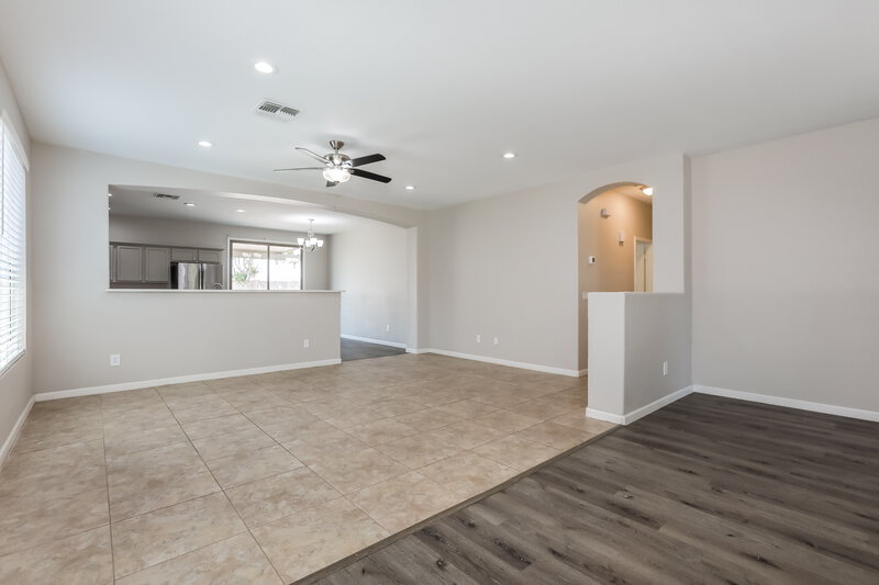 2,015/Mo, 40994 N Vine Ave San Tan Valley, AZ 85140 Living Room View