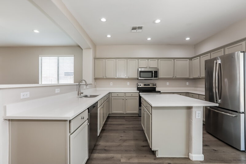 2,015/Mo, 40994 N Vine Ave San Tan Valley, AZ 85140 Kitchen View