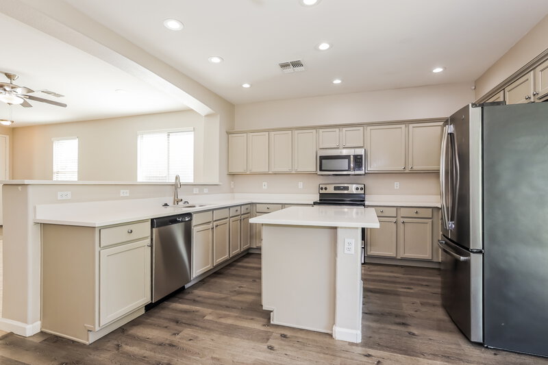 2,330/Mo, 40994 N Vine Ave San Tan Valley, AZ 85140 Kitchen View