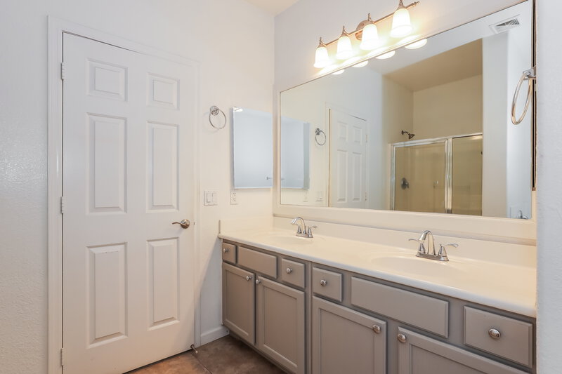 2,330/Mo, 40994 N Vine Ave San Tan Valley, AZ 85140 Main Bathroom View
