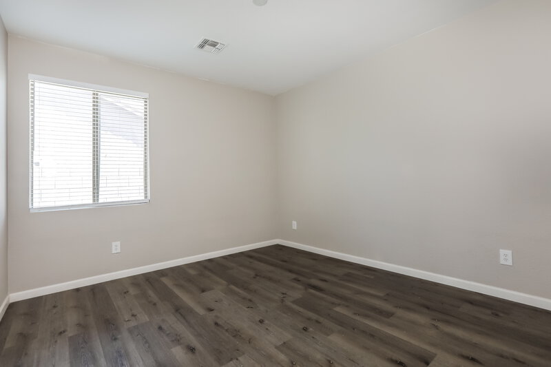 2,015/Mo, 40994 N Vine Ave San Tan Valley, AZ 85140 Bedroom View 3