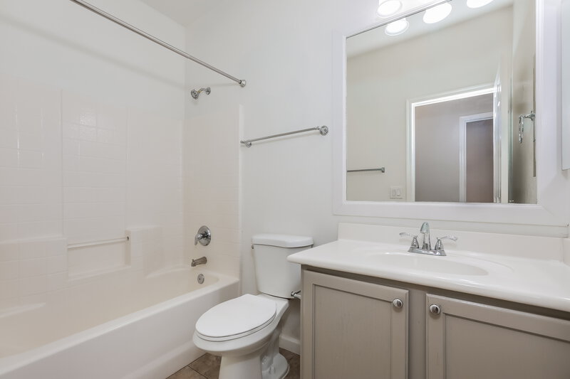 2,015/Mo, 40994 N Vine Ave San Tan Valley, AZ 85140 Bathroom View