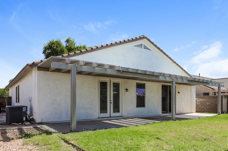 2,330/Mo, 40994 N Vine Ave San Tan Valley, AZ 85140 Rear View