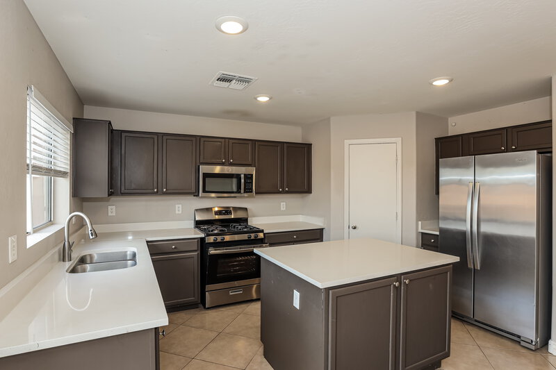 1,795/Mo, 12422 W Sharon Dr El Mirage, AZ 85335 Kitchen View 2