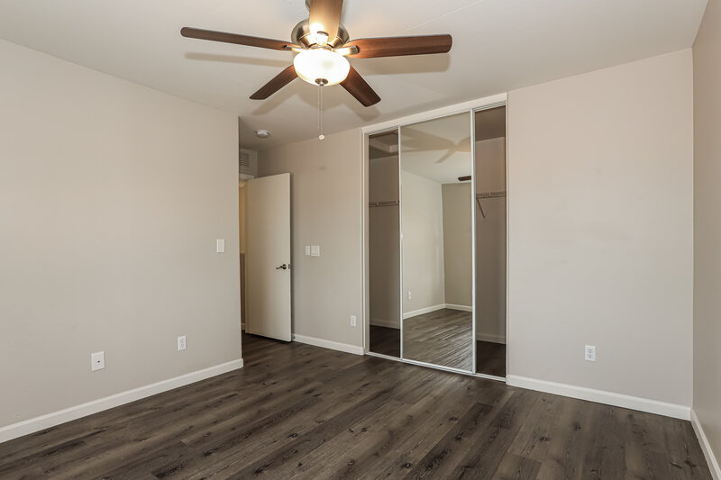 1,795/Mo, 12422 W Sharon Dr El Mirage, AZ 85335 Main Bedroom View 2