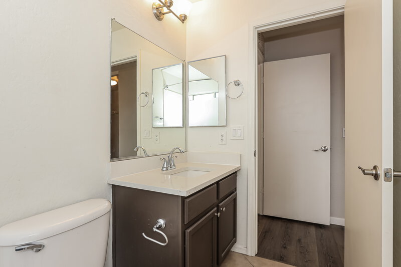 1,795/Mo, 12422 W Sharon Dr El Mirage, AZ 85335 Main Bathroom View 2