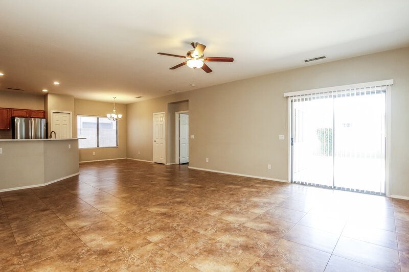 1,985/Mo, 505 W Del Rio Ln Avondale, AZ 85323 Living Room View