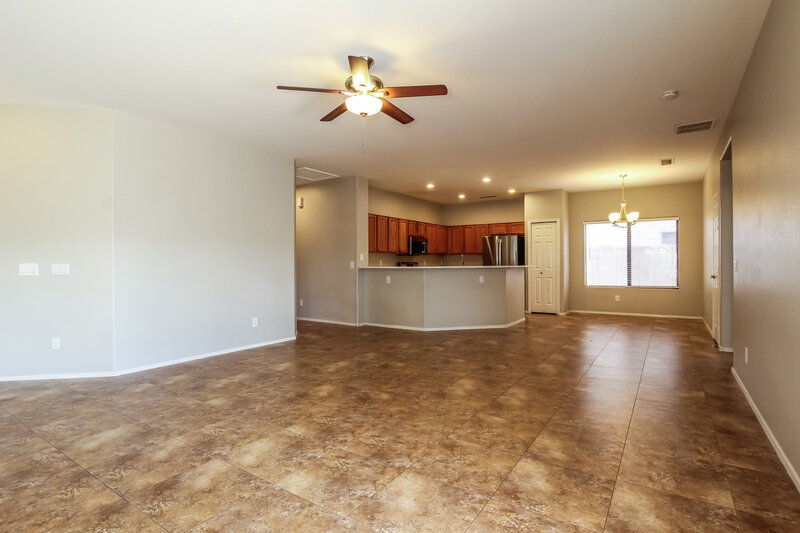 1,985/Mo, 505 W Del Rio Ln Avondale, AZ 85323 Living Room View 2