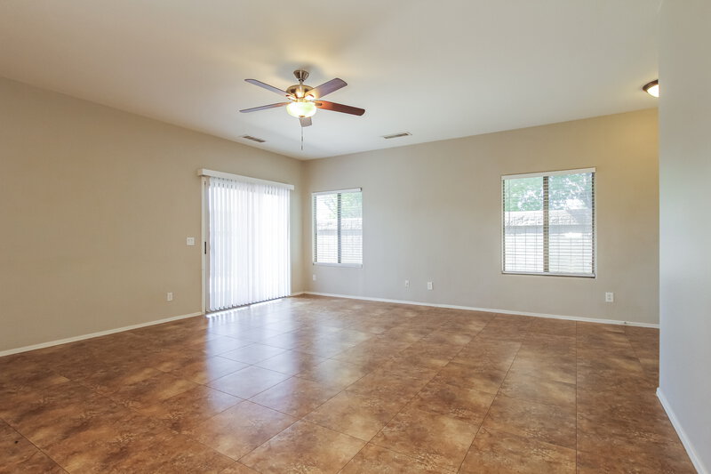 1,985/Mo, 505 W Del Rio Ln Avondale, AZ 85323 Living Room View 3