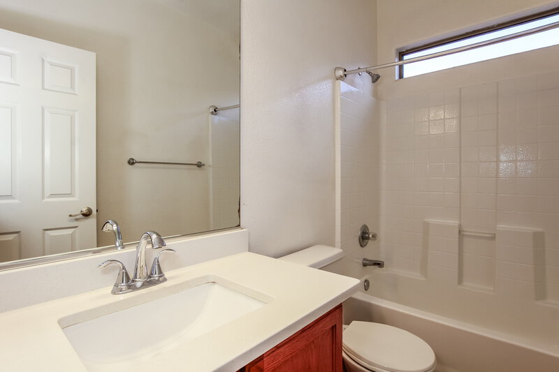 1,985/Mo, 505 W Del Rio Ln Avondale, AZ 85323 Bathroom View